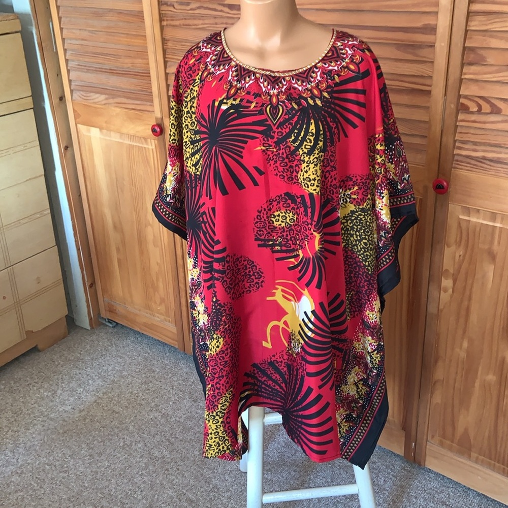 Ashro short caftan MRS ROPER coverup red black floral pattern India Africa mumu